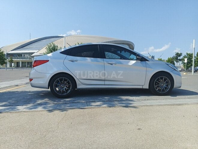 Hyundai Accent 2012, 300,000 km - 1.6 l - Bakı