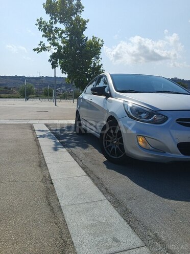 Hyundai Accent 2012, 300,000 km - 1.6 l - Bakı