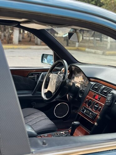 Mercedes E 240 1998, 344,900 km - 2.4 l - Sumqayıt