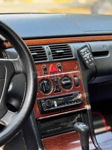 Mercedes E 240 1998, 344,900 km - 2.4 l - Sumqayıt