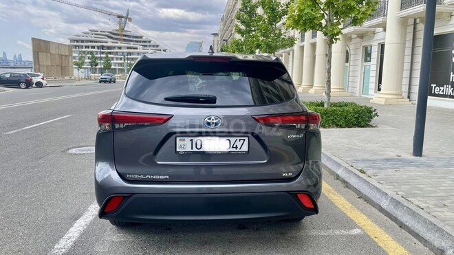 Toyota Highlander-2