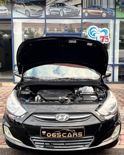 Hyundai Accent-3