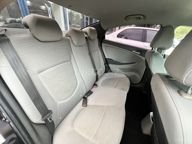 Hyundai Accent-8