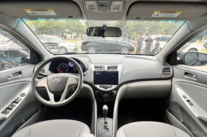 Hyundai Accent-9