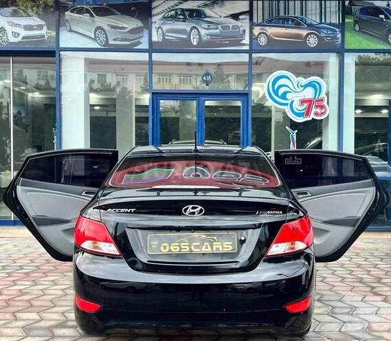 Hyundai Accent-14