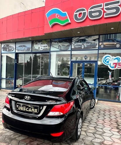 Hyundai Accent-16