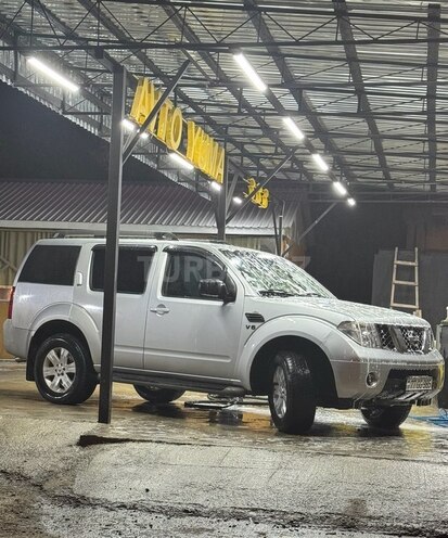 Nissan Pathfinder-1