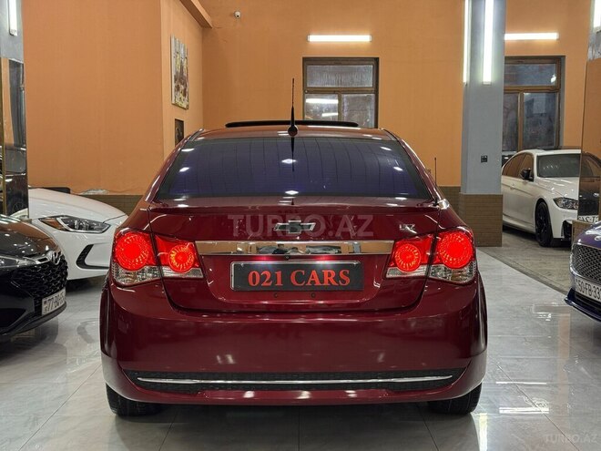 Chevrolet Cruze-12