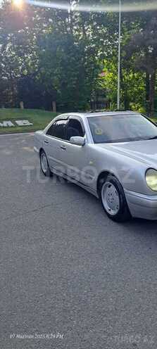 Mercedes E 230 1996, 231,523 km - 2.3 л - Mingəçevir