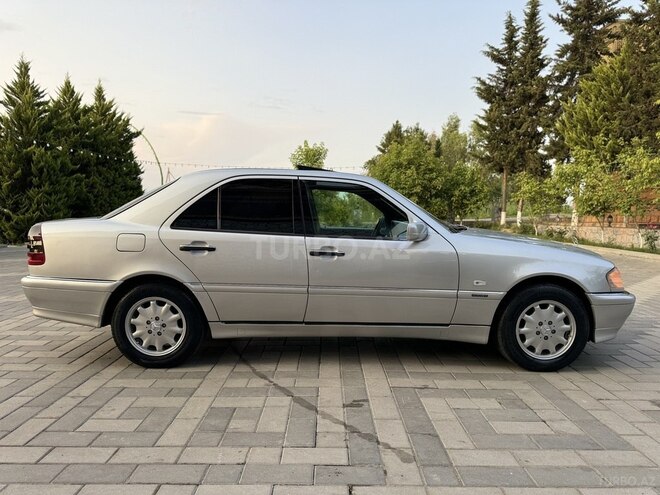 Mercedes C 220 d 1998, 313,000 km - 2.2 l - Saatlı