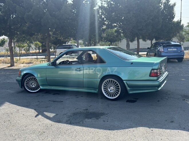 Mercedes E 220 1993, 285,000 km - 2.2 l - Bakı