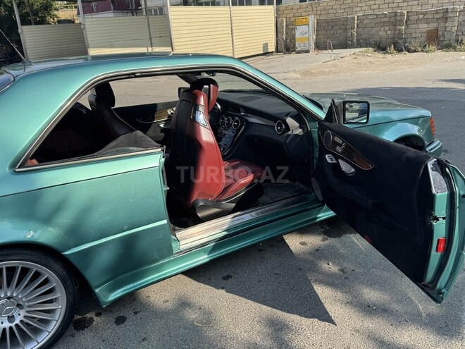 Mercedes E 220 1993, 285,000 km - 2.2 l - Bakı