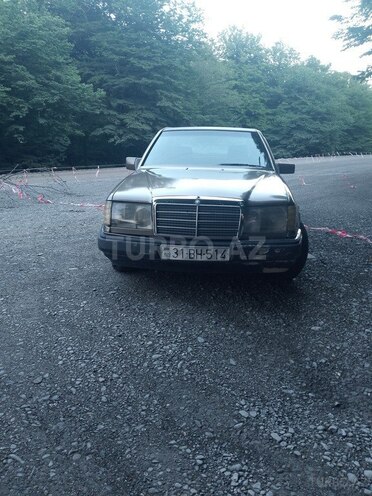 Mercedes E 200 1993, 189,000 km - 2.0 l - İsmayıllı