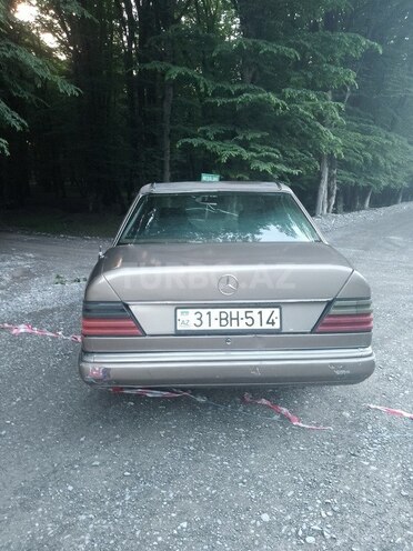 Mercedes E 200 1993, 189,000 km - 2.0 l - İsmayıllı