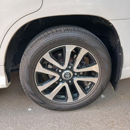 Toyota Land Cruiser 2009, 282,923 km - 5.7 л - Bakı