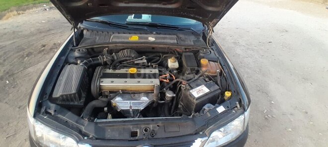 Opel Vectra 1996, 100,000 km - 2.0 l - Gəncə