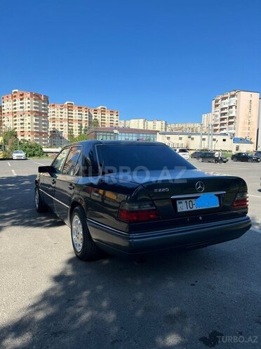 Mercedes E 220 1994, 448,600 km - 2.2 l - Bakı