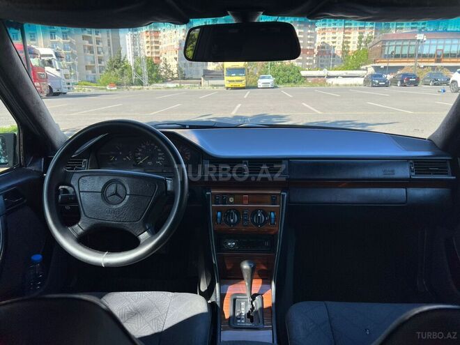Mercedes E 220 1994, 448,600 km - 2.2 l - Bakı