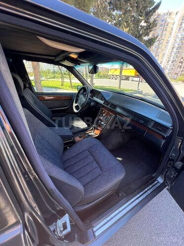 Mercedes E 220 1994, 448,600 km - 2.2 l - Bakı