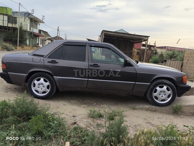 Mercedes 190 1991, 582,900 km - 2.0 l - Saatlı