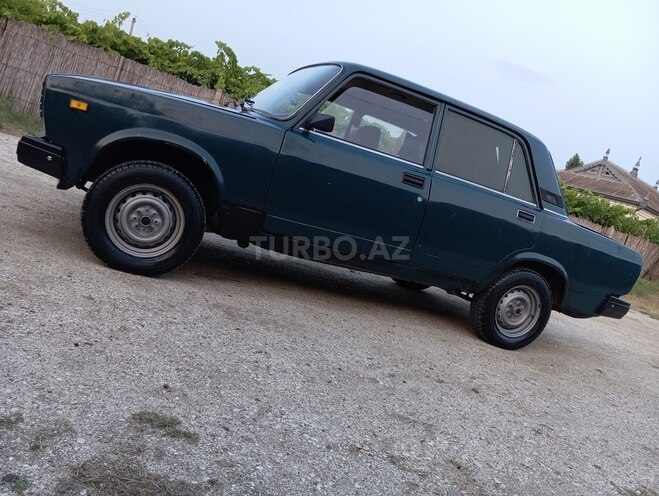 LADA (VAZ) 2107 1997, 99,999 km - 1.6 l - Salyan