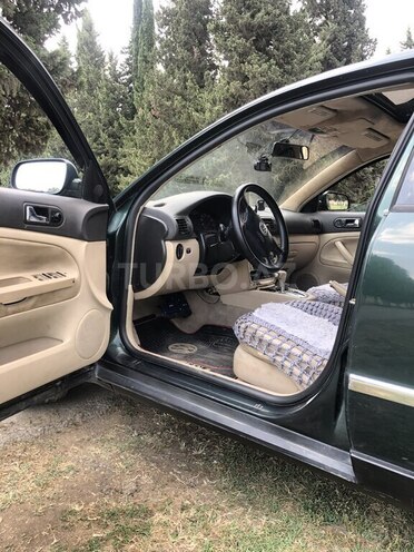 Volkswagen Passat 1999, 300,000 km - 1.8 л - Bakı