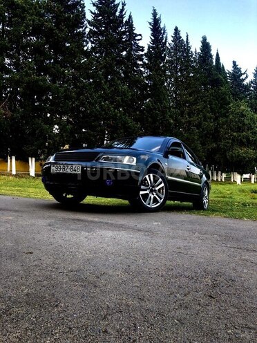 Volkswagen Passat 1999, 300,000 km - 1.8 л - Bakı