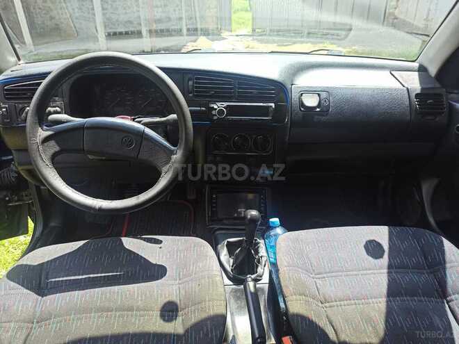Volkswagen Golf 1995, 212,000 km - 1.8 l - Balakən