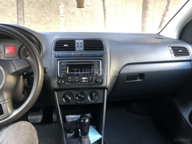 Volkswagen Polo 2014, 105,000 km - 1.6 l - Bakı