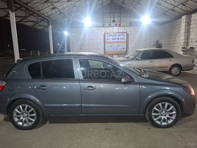 Opel Astra 2006, 200,000 km - 1.6 l - Bakı