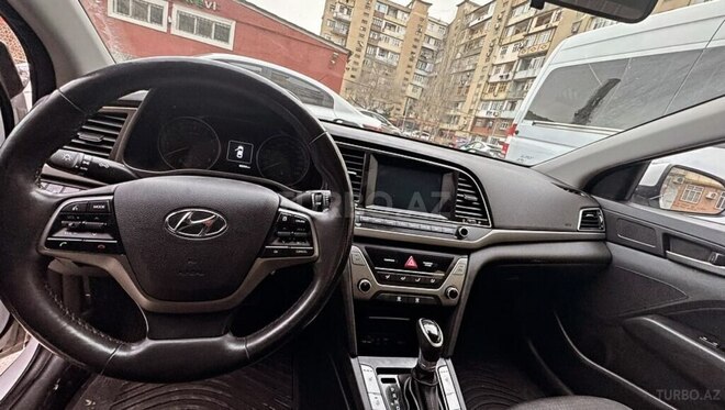 Hyundai Elantra 2017, 16,000 km - 2.0 l - Bakı
