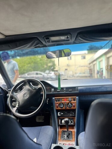 Mercedes E 200 1994, 350,000 km - 2.0 л - Bərdə