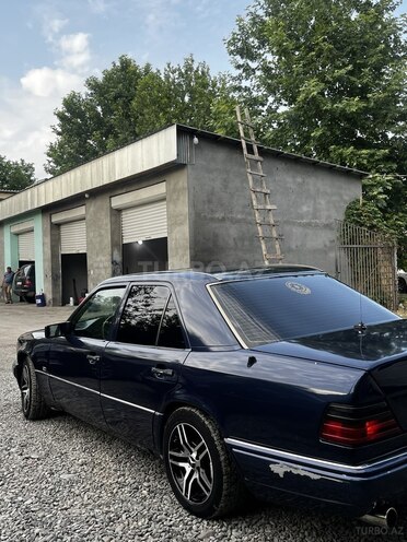 Mercedes E 200 1994, 350,000 km - 2.0 л - Bərdə