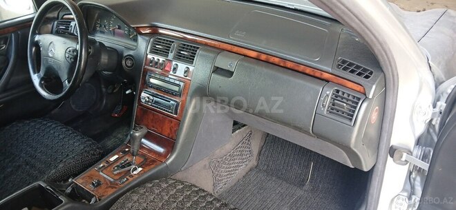 Mercedes E 220 d 2000, 340,000 km - 2.2 л - Balakən
