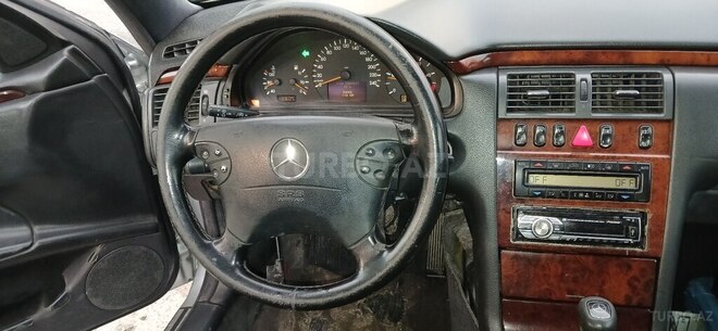 Mercedes E 220 d 2000, 340,000 km - 2.2 л - Balakən