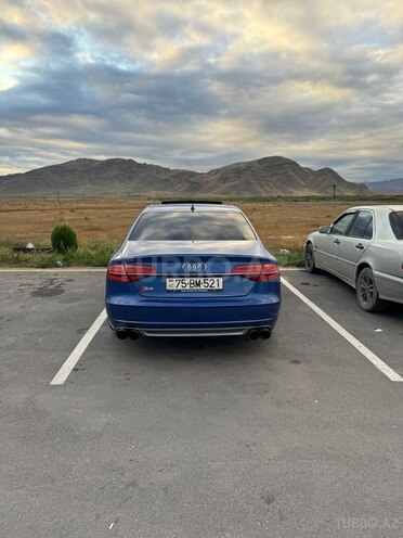 Audi S8 2015, 154,000 km - 4.0 l - Naxçıvan