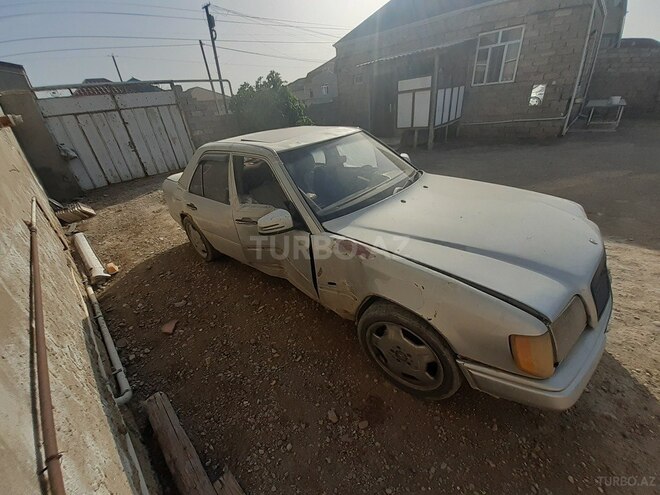 Mercedes E 200 d 1993, 295,764 km - 2.0 л - Bakı
