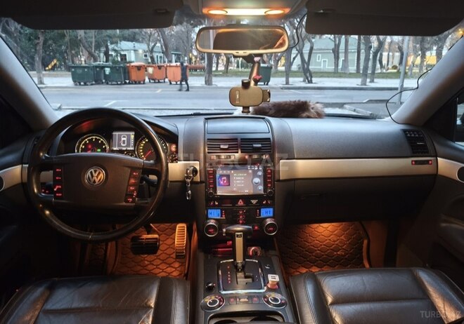 Volkswagen Touareg 2005, 130,000 km - 4.2 л - Bakı