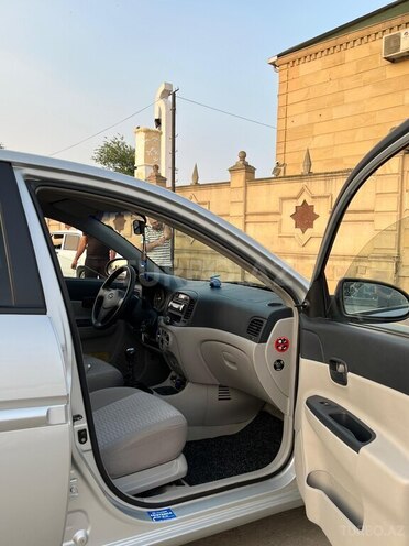Hyundai Accent 2007, 330,000 km - 1.5 l - Salyan