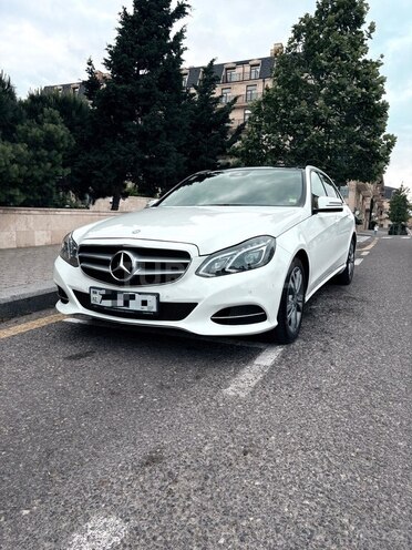 Mercedes E 220 d-2