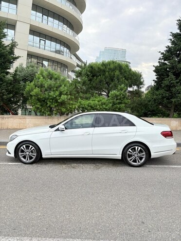 Mercedes E 220 d-4