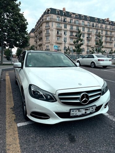Mercedes E 220 d-1