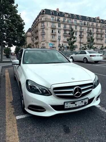 Mercedes E 220 d-9