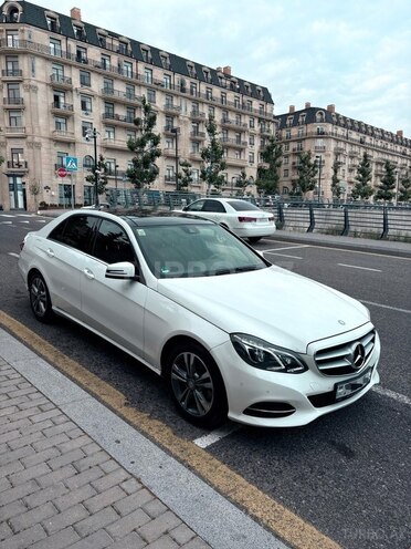 Mercedes E 220 d-11