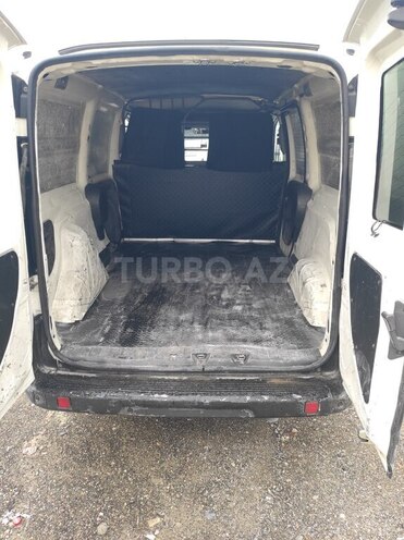 Fiat Doblo 2009, 325,700 km - 1.3 l - Quba