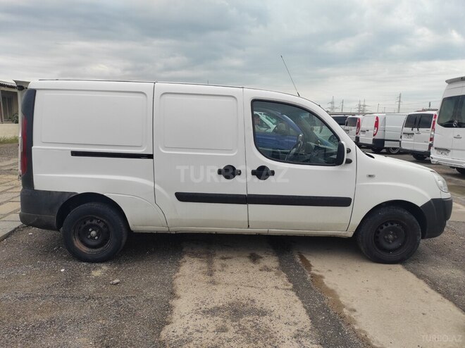 Fiat Doblo 2009, 325,700 km - 1.3 l - Quba