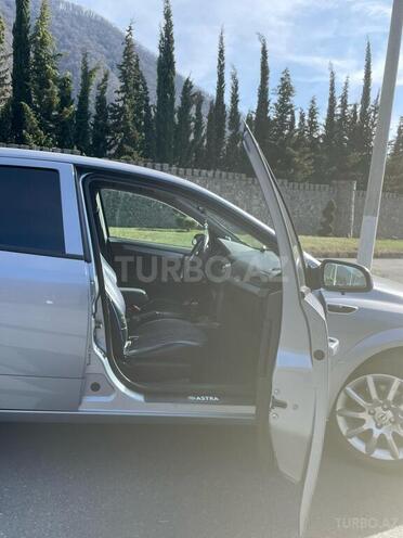 Opel Astra 2004, 244,000 km - 1.4 л - Qax