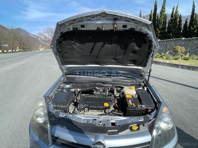 Opel Astra 2004, 244,000 km - 1.4 л - Qax