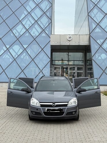 Opel Astra 2006, 330,000 km - 1.4 l - Bakı