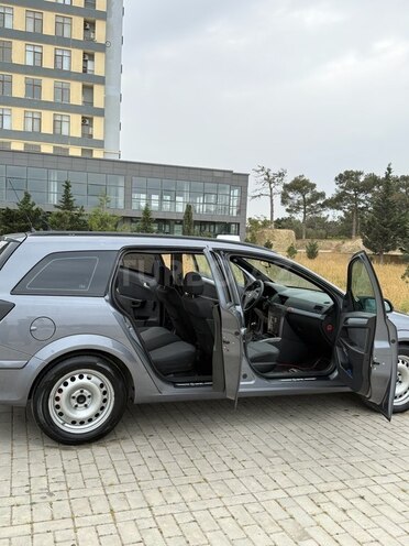 Opel Astra 2006, 330,000 km - 1.4 l - Bakı